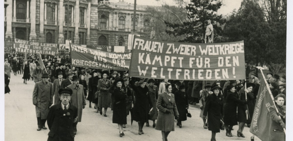 : Foto aus dem Frauentagsalbum  der SPÖ-Frauen, 1948
© Kreisky Archiv