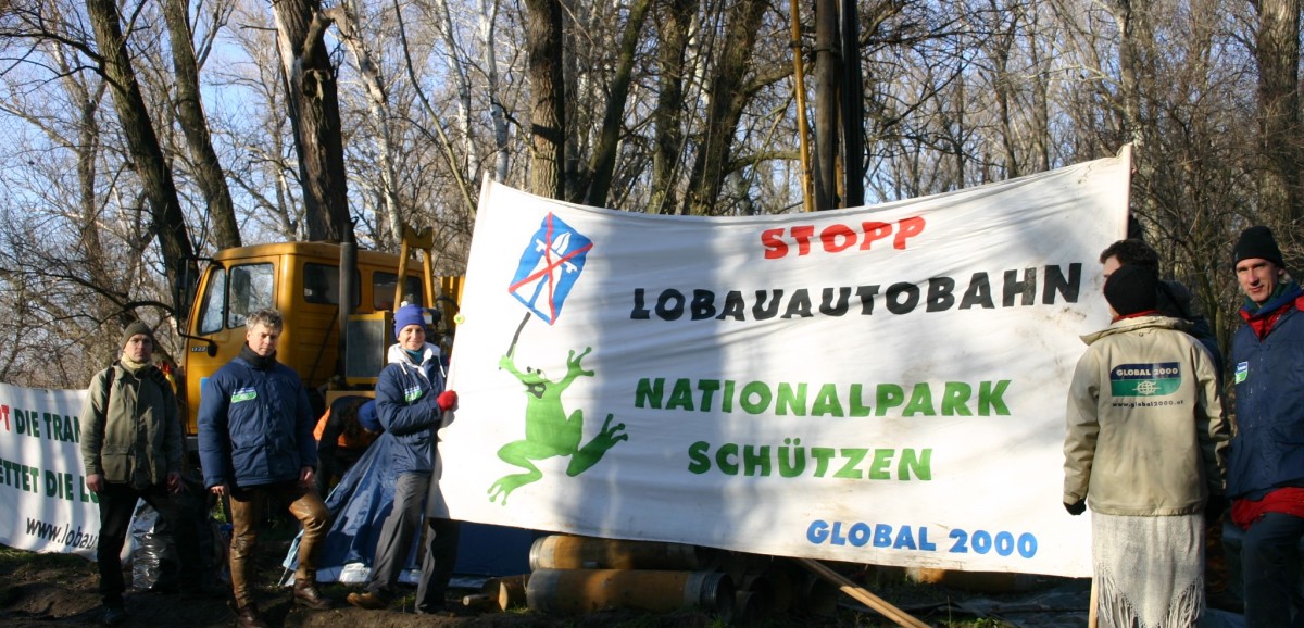 : Ab 2004 - Kampagne gegen die Lobau-Autobahn. Mit Aktionen und Besetzung verteidigt GLOBAL 2000 die wertvolle Naturlandschaft gegen die Untertunnelung. Foto © GLOBAL 2000