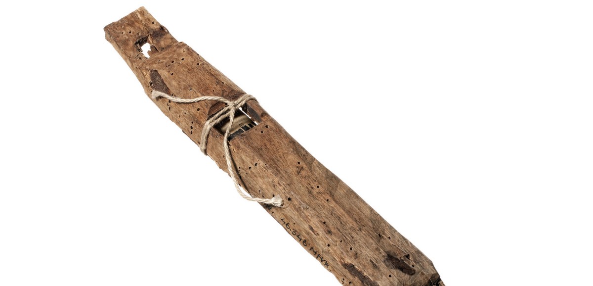: Mesusa | Nyžnia Apša (ukr.) / Alsóapsa (ung.), Ukraine; 1. Hälfte 20. Jh.; Holz, Papier | Foto: Paul Prader (c) Österreichisches Museum für Volkskunde, Wien
