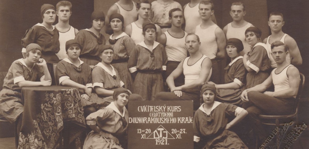 : Vorturnerkurs des Arbeiterturnvereins Niederösterreich, 1921 © FZHM 