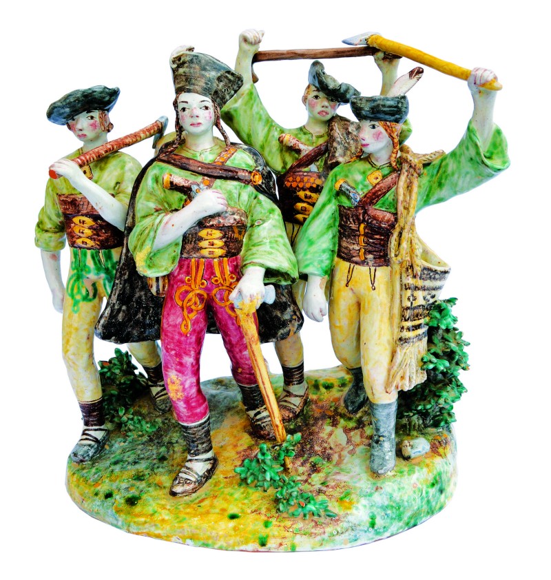 : Die Burschen marschieren (1955), Aus der Legende um den Räuber Jánošík | Vollplastische Figurengruppe auf Bodenplatte, Fayence