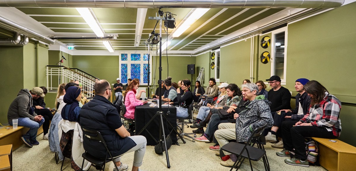 : Situation Room: Wir sammeln Erinnerungen an eine (andere) Zukunft von Muhammet Ali Baş. Foto: Kollektiv Fischka/Rautenstrauch