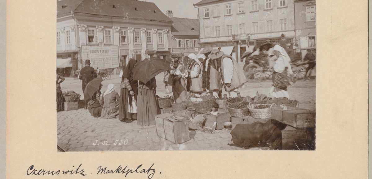 : Josef Szombathy: Czernowitz. Marktplatz, Czernowitz, 1894 © Volkskundemuseum Wien, pos/24
