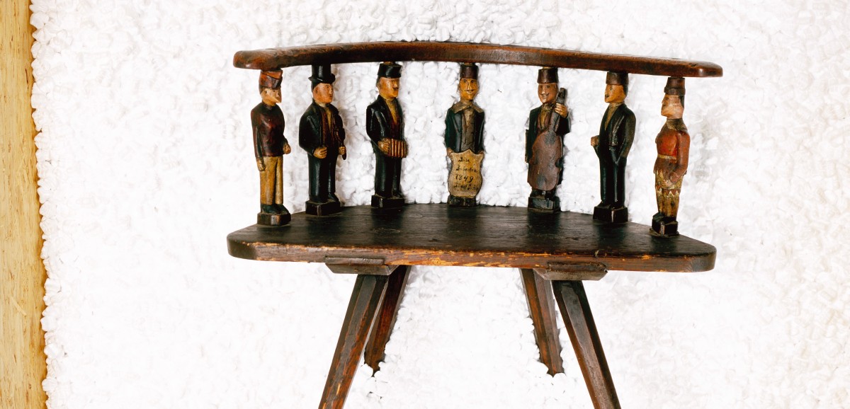 : Tschechien: Brettstuhl, Weichholz, Josef Zuber, um 1850, Amonsgrün, Egerland, Böhmen © Volkskundemuseum Wien 
