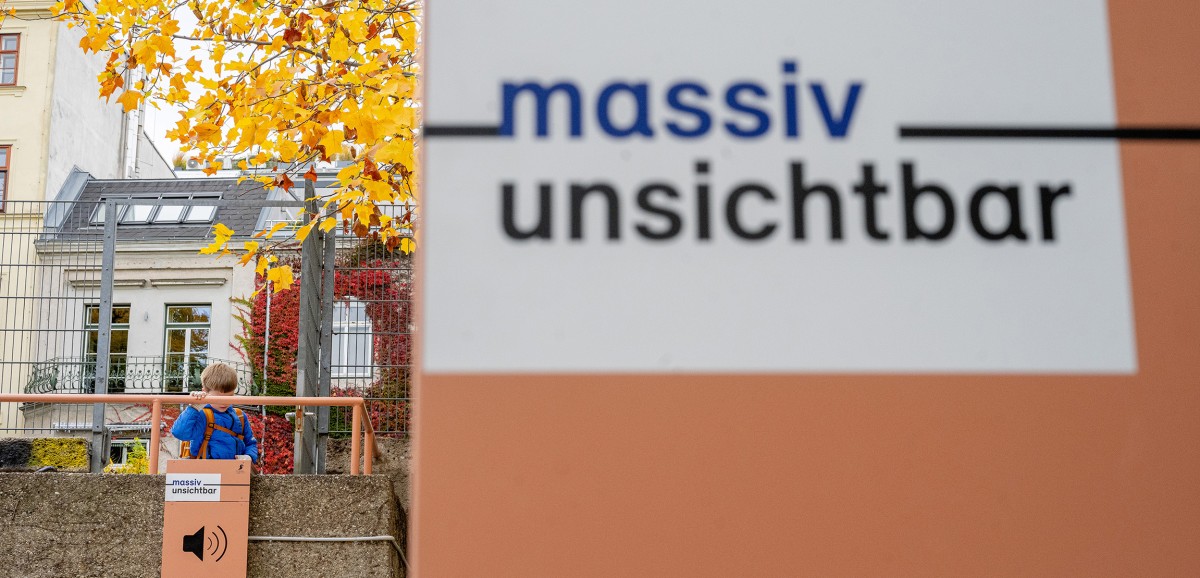 : "massiv unsichtbar" - Forschungs- und Erinnerungsprojekt zum Luftschutzbunker Schönbornpark. Foto: Kollektiv Fischka / Kramar