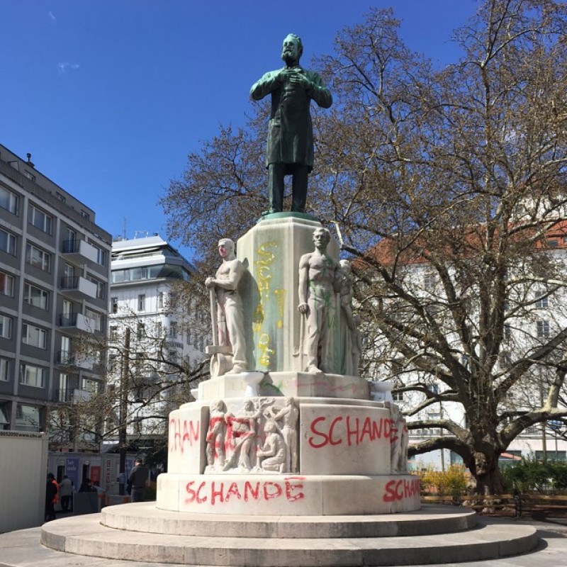Graffiti-Intervention „Schande, Schande, Schande“ auf dem Karl Lueger-Denkmal in Wien, 2021/22