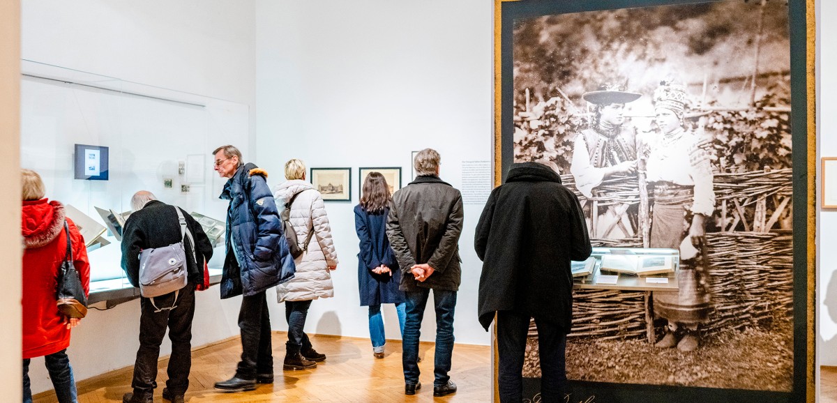 : Ausstellung "Ölrausch und Huzulenkult" im Volkskundemuseum Wien. Foto: Kollektiv Fischka / Kramar © Volkskundemuseum Wien