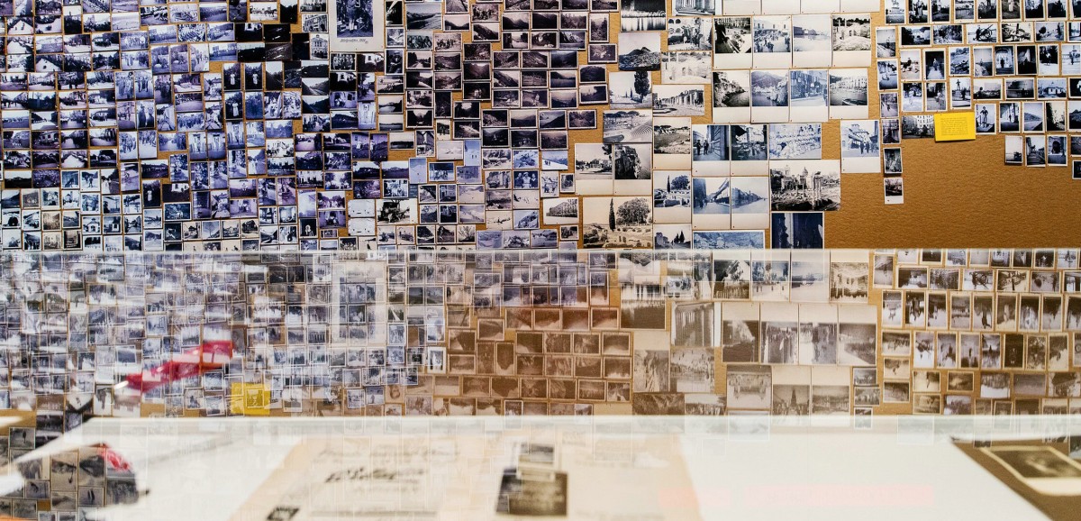 : Ausstellung "Alle antreten! Es wird geknipst!". Foto: kollektiv fischka / kramar © Volkskundemuseum Wien
