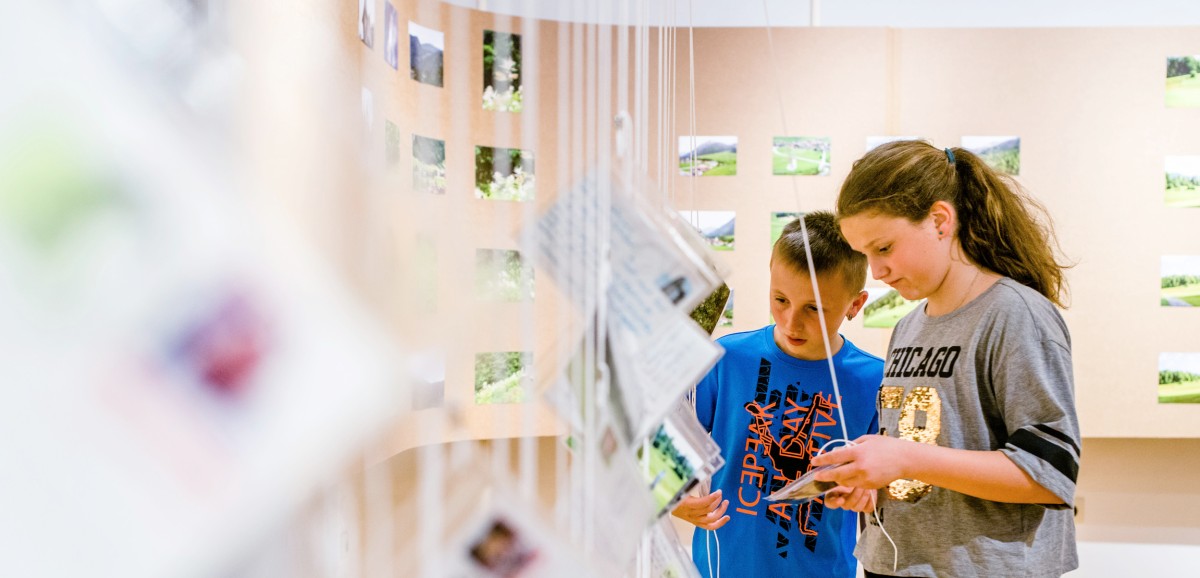 : Ausstellung RETROPIA. Sprechen über Sehnsuchtsbilder vom Land. Foto: kollektiv fischka / kramar © Volkskundemuseum Wien
