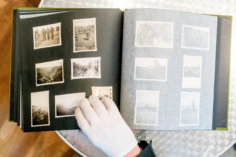 : Albumsichtung im Volkskundemuseum Wien © Kollektiv Fischka / Kramar