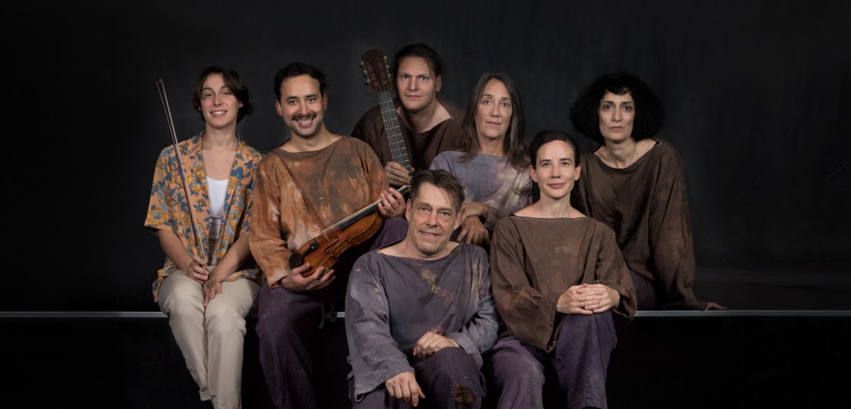 : Zenith Productions mit Kaspar Hauser im Museumsinnenhof © Michaela Krauss-Boneau