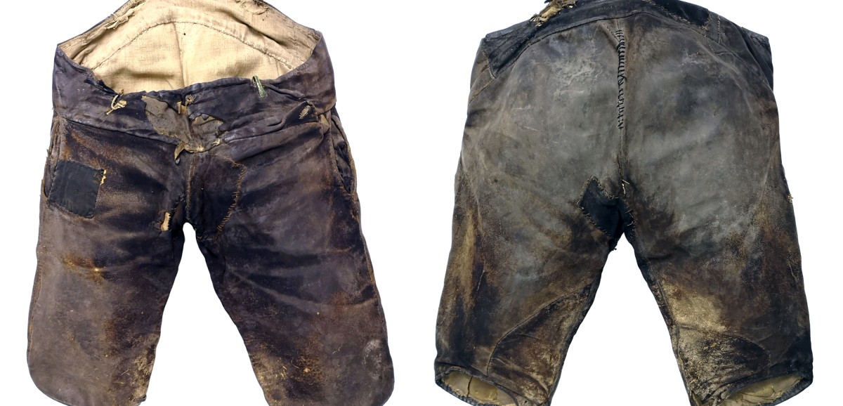 : Lederhose eines Ziegenhirten, 19. Jh., ÖMV/2288, Foto: Christa Knott © Volkskundemuseum Wien 