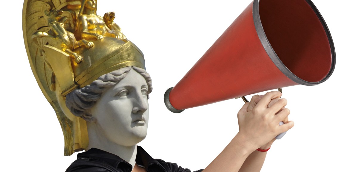 : Pallas Athene mit Megaphon © Gerhard Spring / frauenwahlrecht.at
