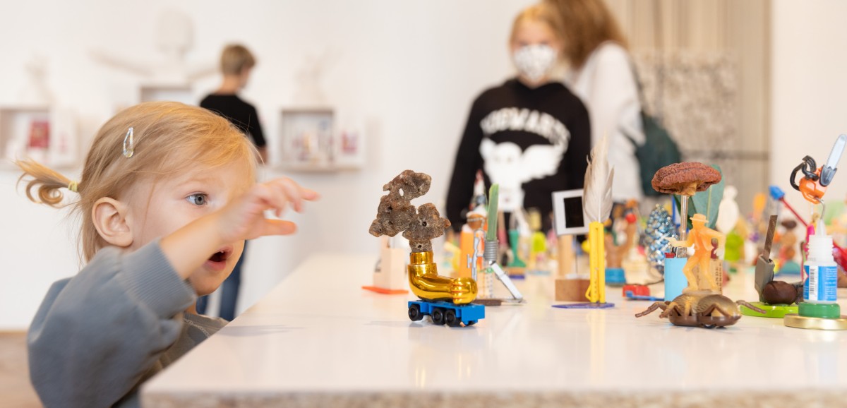: Ausstellung Zwischen den Dingen. Foto: eSeL.at – Lorenz Seidler © Volkskundemuseum Wien