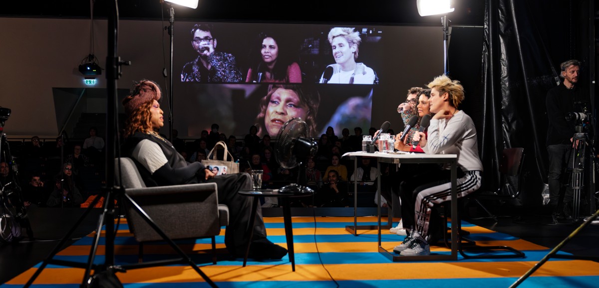 : MEMORY, SPEAK! Eine Performance über die Gegenwart und zukünftige Ereignisse. Foto: Gianmarco Bresadola