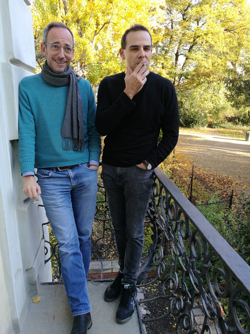 : Balkongespräche mit  Niko Wahl  und Alexander Martos. Foto © Volkskundemuseum Wien